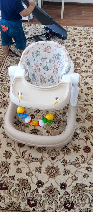 Детский шезлонг и ходунок