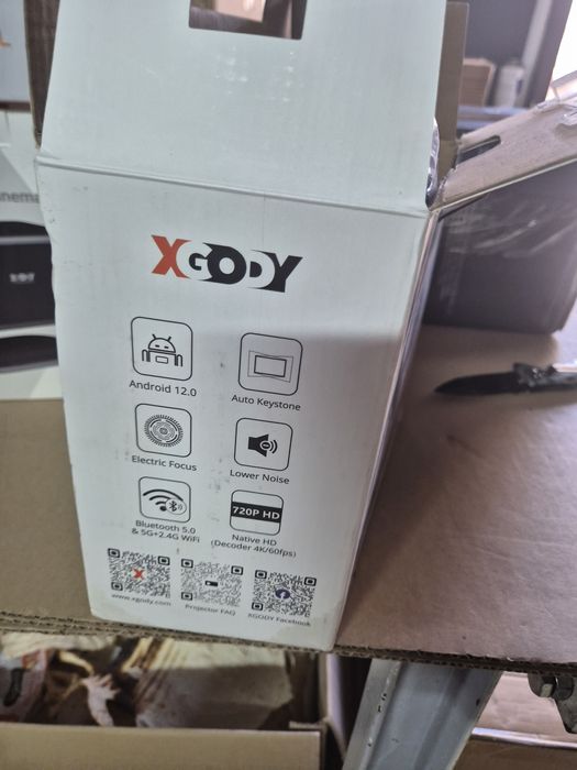 Промо!Мини Smart WiFi 5G Проектор с вграден Android 12 и проложения !