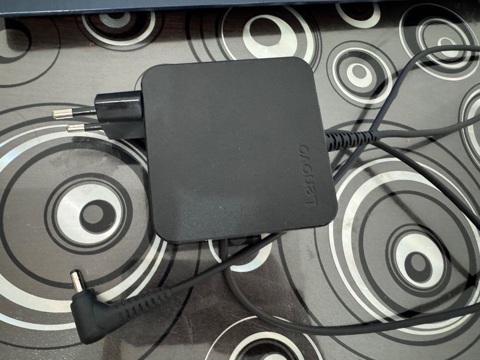 Лаптоп Lenovo IdeaPad 3