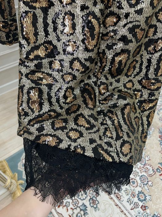 Леопардовые платье в пайетку