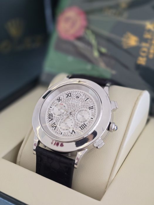 Новиночка от Rolex в белом золоте.
Механизм Японский