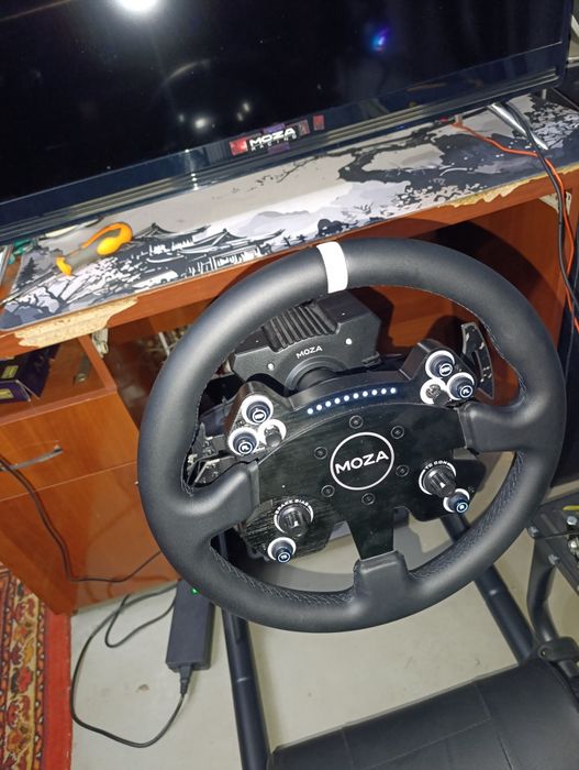 Продаю кокпит на базе MOZA R9 V3