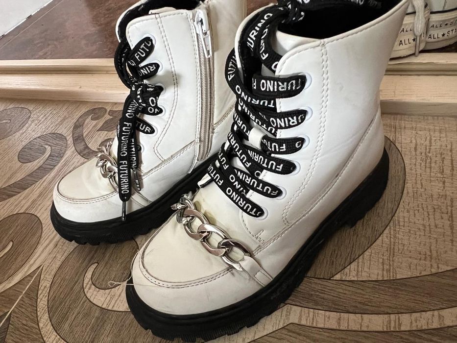 Продается Детская обувь на осень