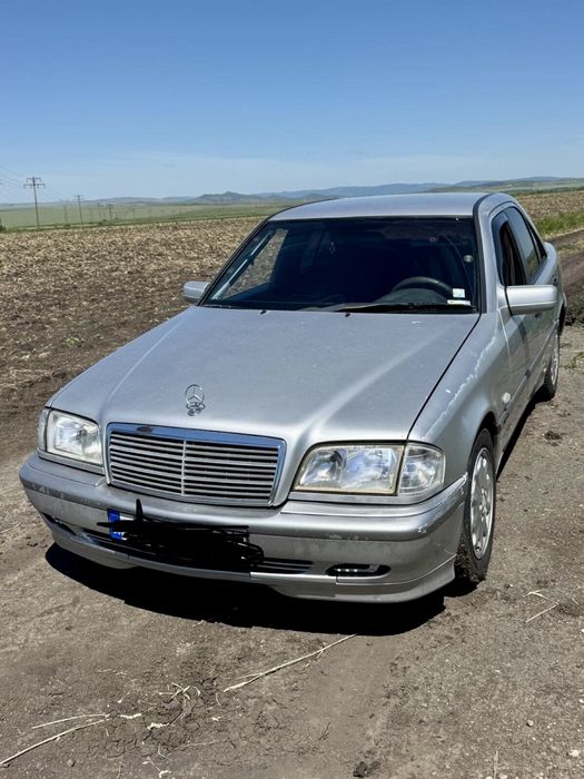 Продава се мерцедес С220