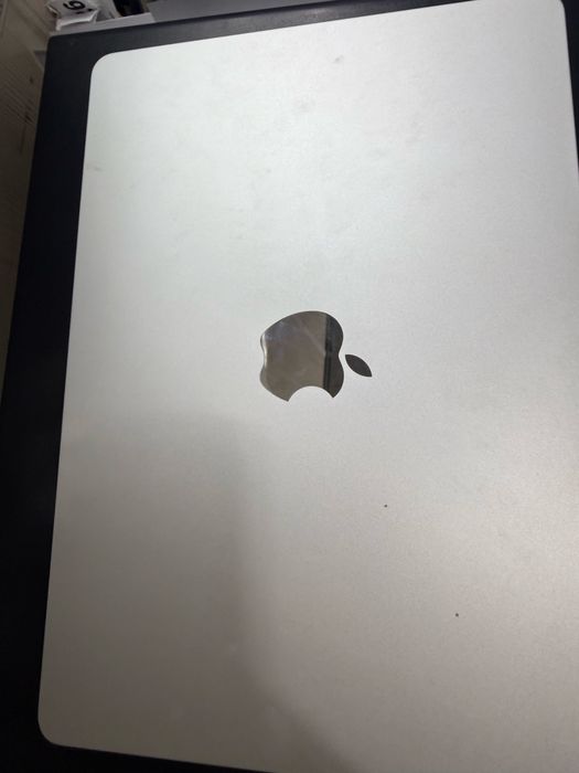 Apple Macbook Air 13дюймов 2022года(Аксукент) 10/87367