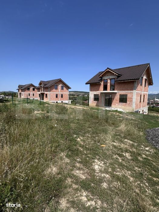 Casa noua, priveliste panoramica, 400 mp teren