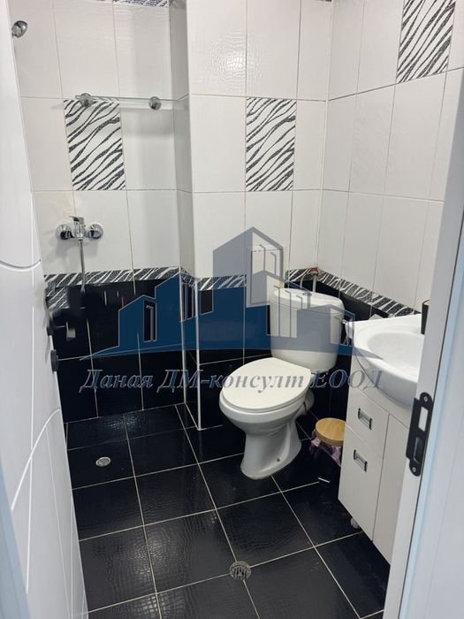 Дава се под наем Двустаен апартамент в Шумен, Център - 70 кв.м за 357 € - Снимка #11