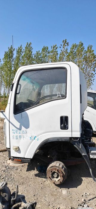 Isuzu kabina, motor,korobka,zapchast...