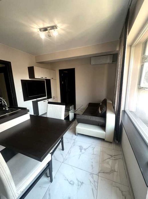 Дава се под наем Двустаен апартамент в София, Център - 79 кв.м за 460 € - Снимка #1