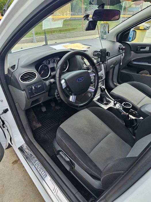 Vand Ford Focus benzina 1.6 100CP