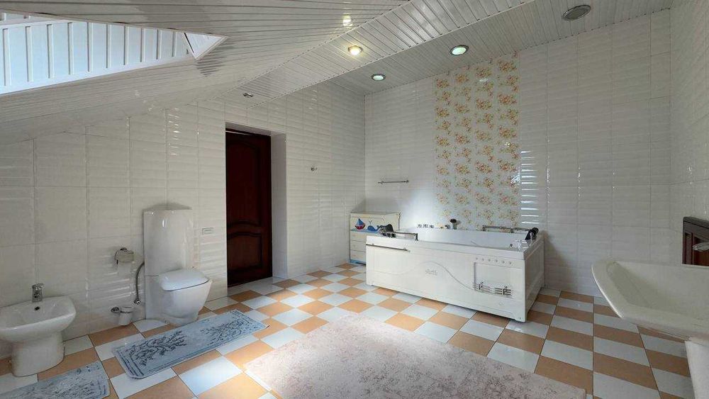 Сдается участок на Метро Буюк Ипак Йоли 2 дома в одном участке 6 сотки