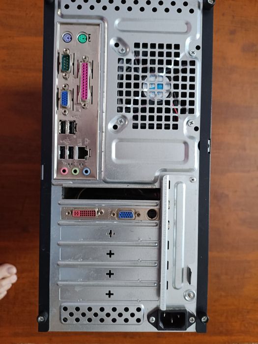 Компьютерный корпус Crown