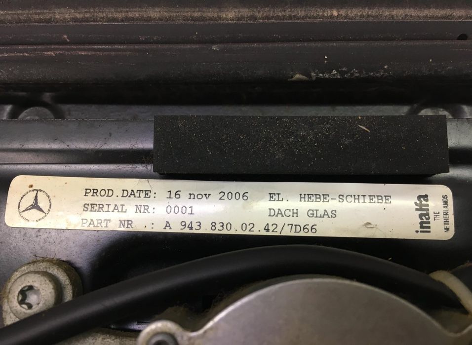 A9438300242 Trapă de acoperiș MERCEDES-BENZ, VALEO Axor, Actros MP1, MP2, MP3 (1996-2014) MERCEDES-BENZ