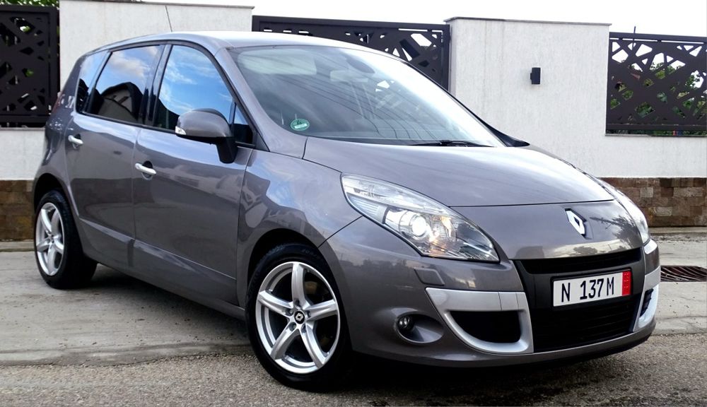 RENAULT Scenic