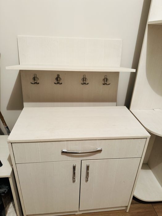 Продам шкаф для прихожей