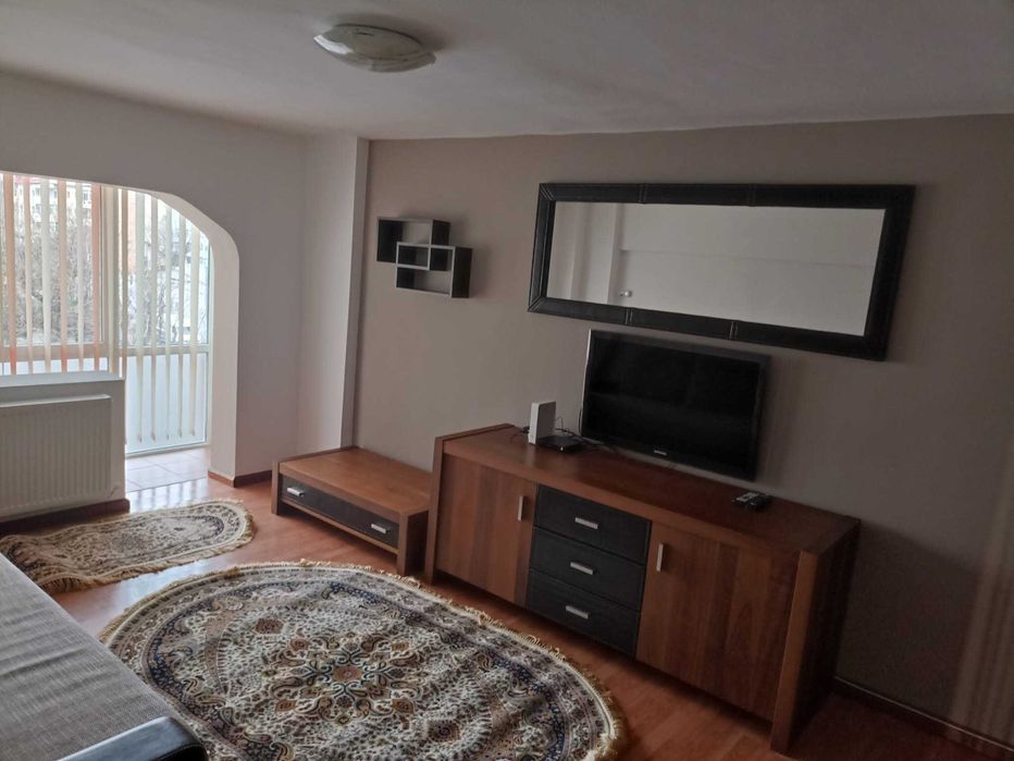 Spre inchiriere apartament 2 camere, situat la et.3 al unui imobil situat in centrul orașului Târgoviste