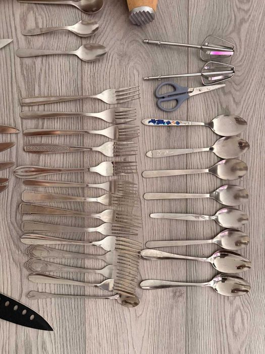 Set tacâmuri și ustensile bucătărie – metal, stare foarte bună