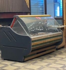 Витриный холодильник