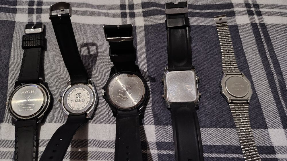 Ceasuri diferite modele