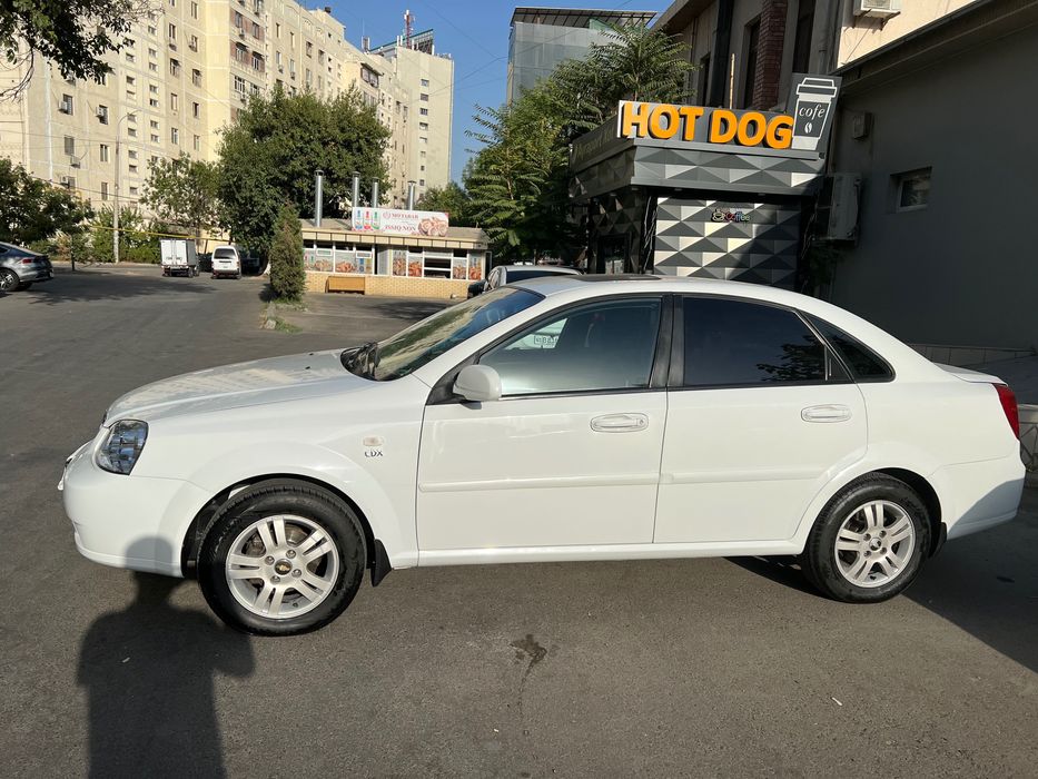 Продаю свою машину Шевроле ласетти