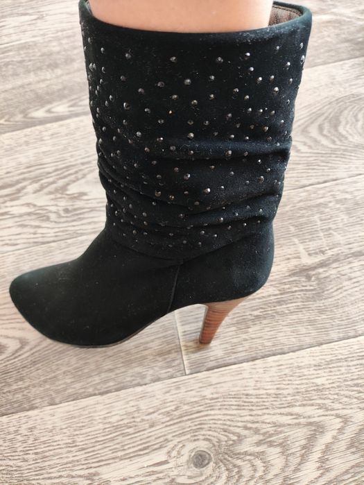 Продам женские сапоги