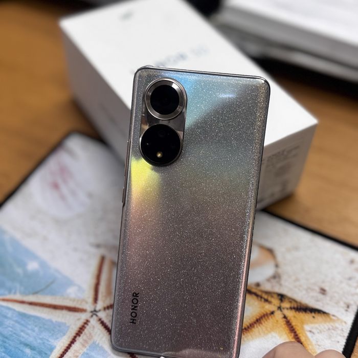 Продавам HONOR 50