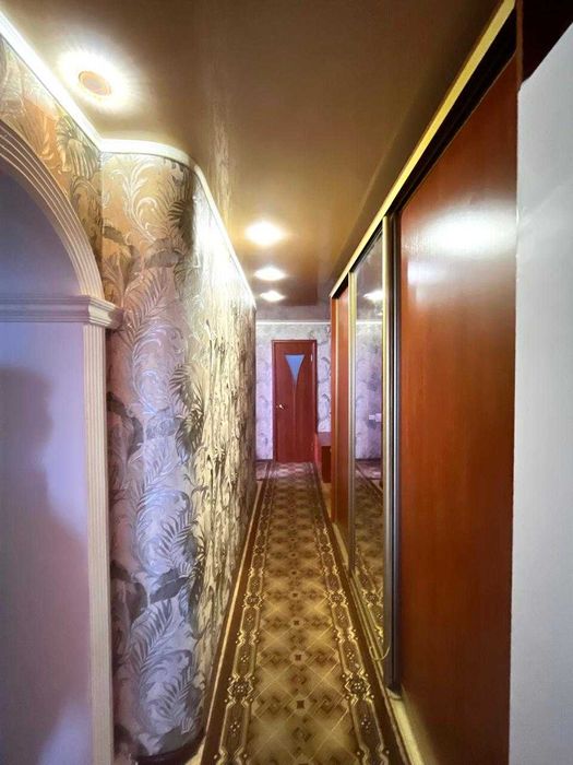 Продаётся 3 комн квартира