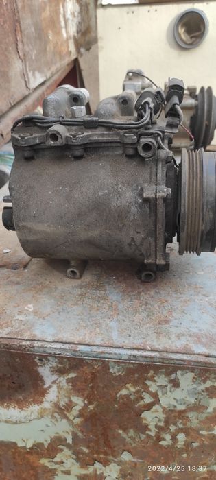 Компрессор кондиционера Митсубиси Делика