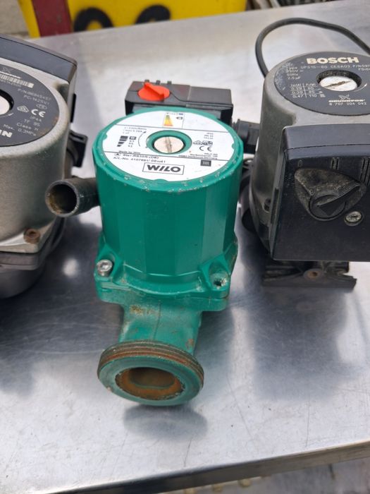 Vând pompe de centrala