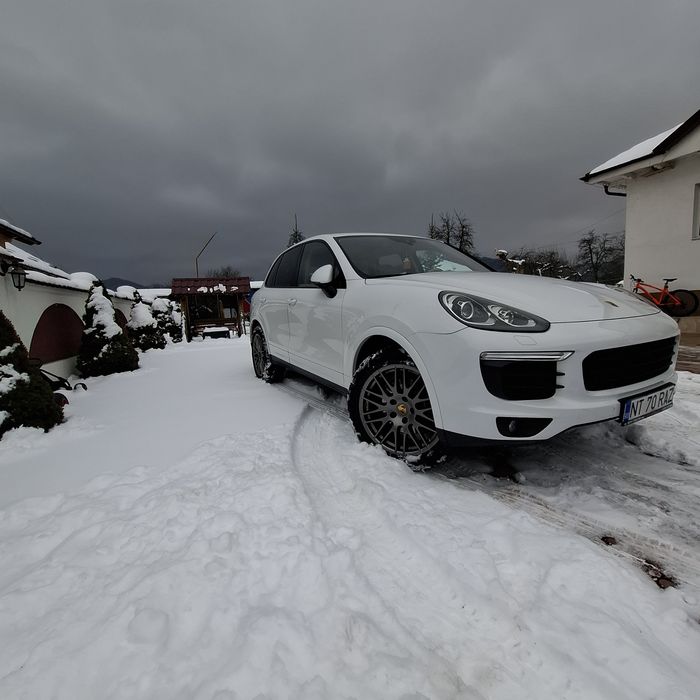 Ofer spre vanzare  Porsche cayenne 2019 ,127000 km , RECENT  ADUS