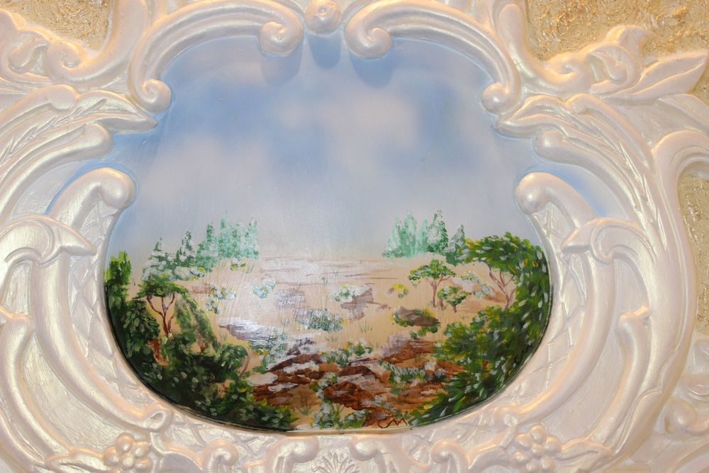 Рисую на стене картины