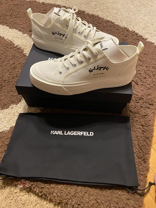 Vind  1 pereche Karl Lagerfild marimea 44 noi nouti la cutie