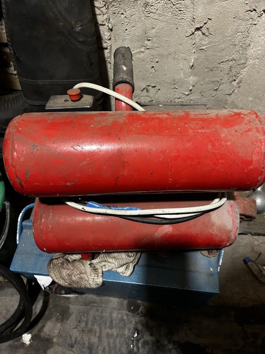 Продам,компрессор,на 220v