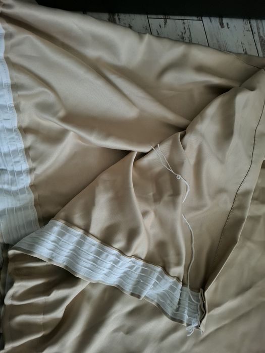 Дебела плътна завеса