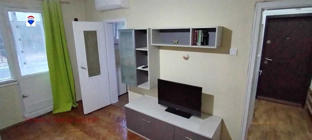 Дава се под наем Тристаен апартамент в Русе, Здравец - 72 кв.м за 331.5 € - Снимка #1