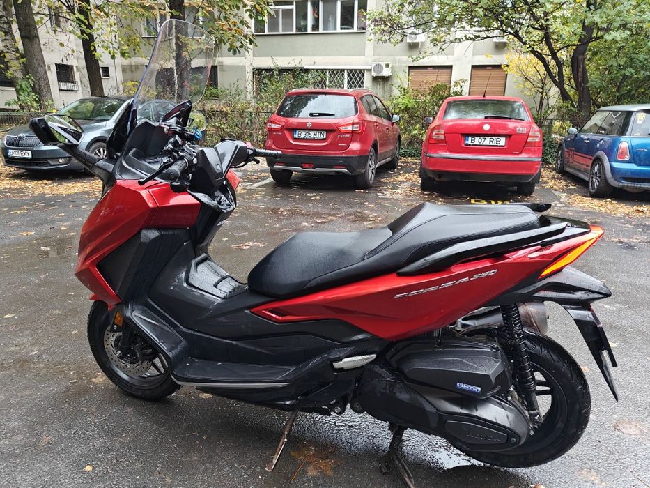 Honda Forza 350 • 2023 • 9841 km • Matte Carnelian Red • Garantie '26