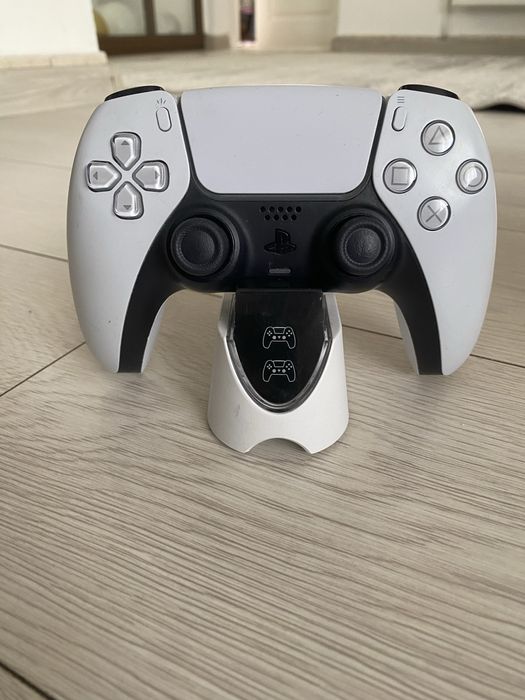 Playstation 5 disk edition nefolosit+ joc fc25 si minecraft. 1T gb si cutie originala.