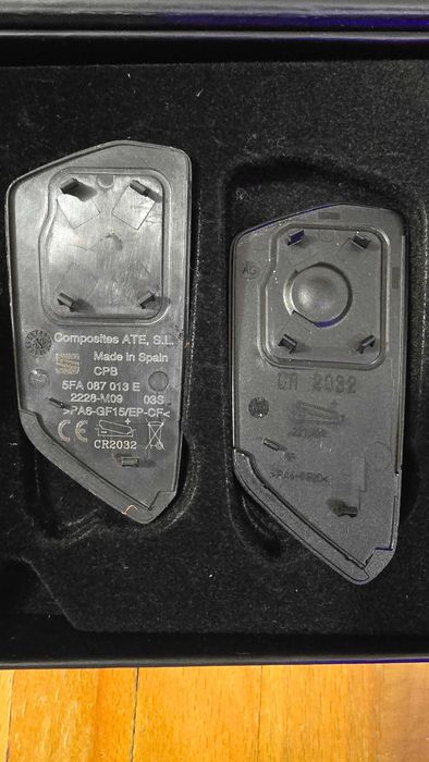 Set Accesorii Original Cupra Carbon - Capac carcasa Cheie CUPRA + Bratara CUPRA / SEAT CUPRA