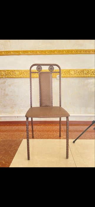 Стулья для кафе, учебных помещений, офиса