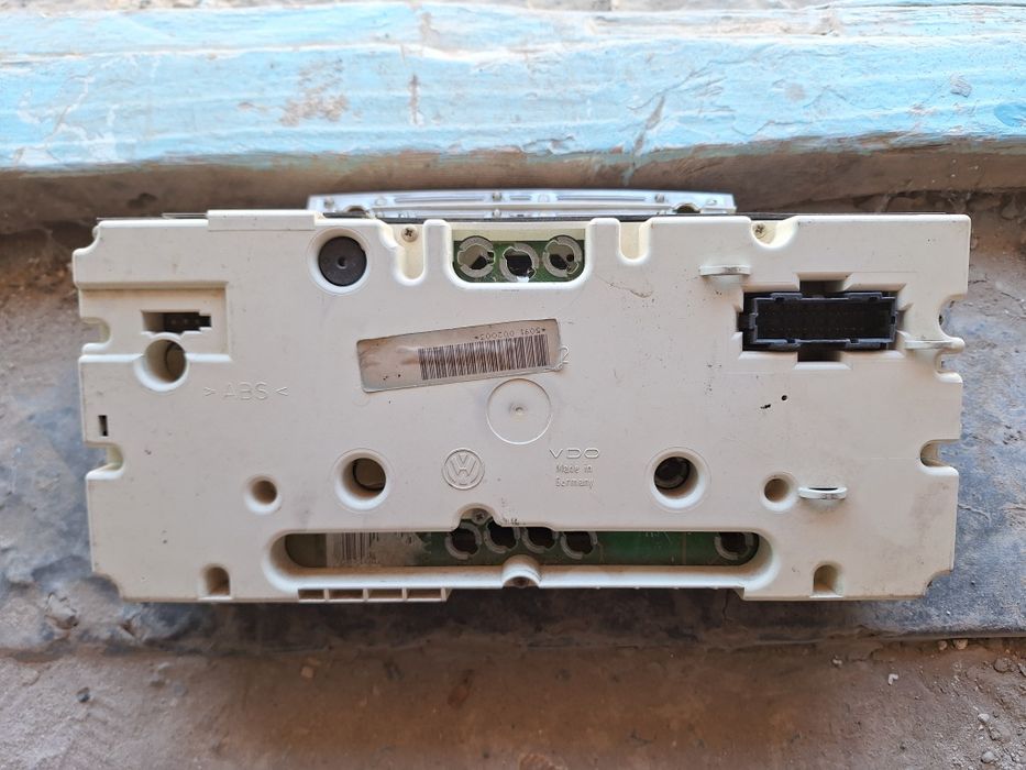 Продается щиток приборов Гольф