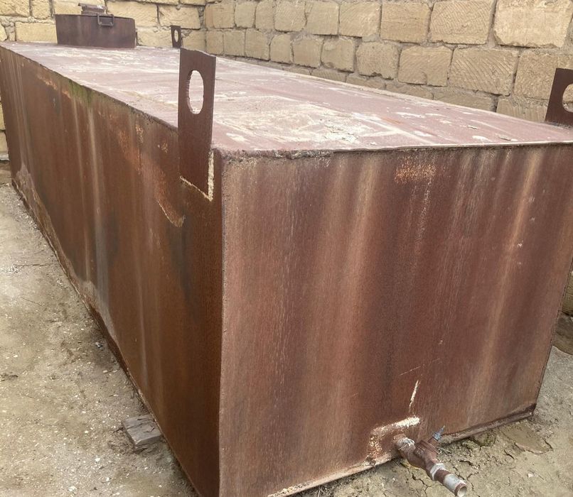 Продается емкость б/у