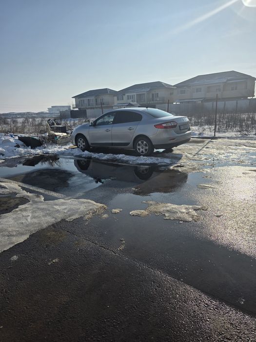 Renault Fluence 2013, luna a 7a  260.000km