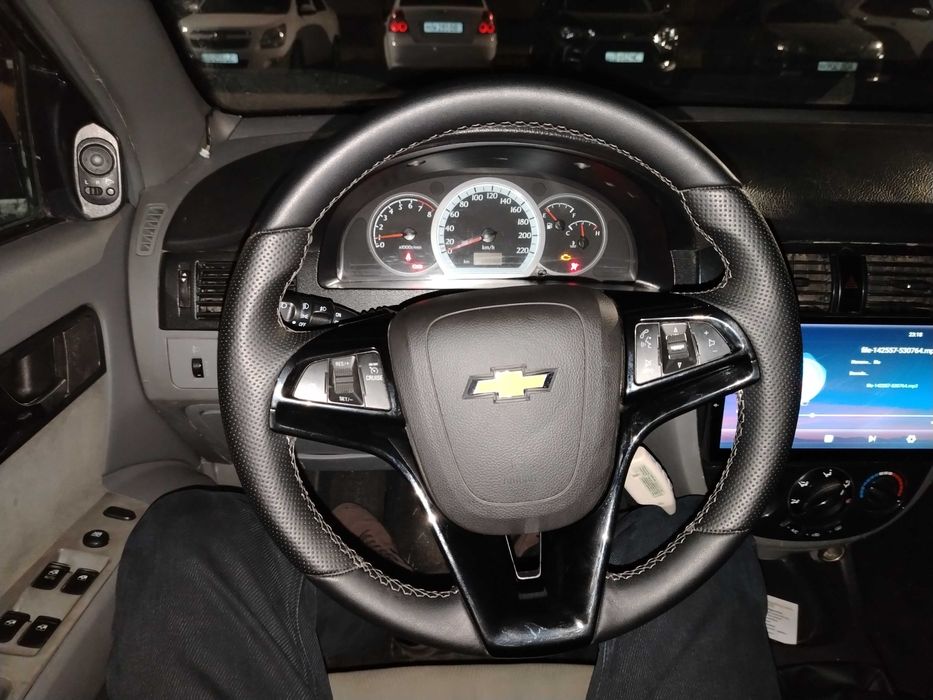 Chevrolet Gentra черный металлик