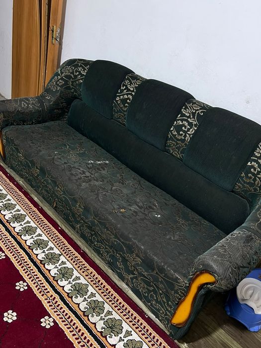 Диван    2000тг  р