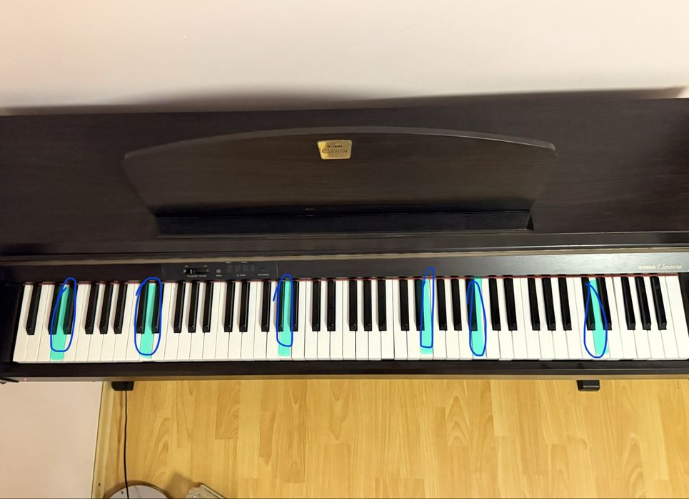 Pian Yamaha Clavinova