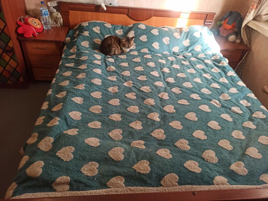 Продаётся спальный гарнитур б/у