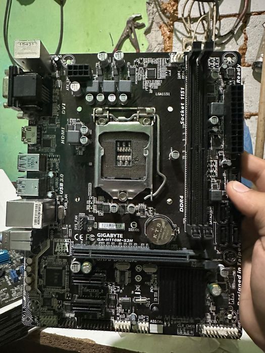 Vând sau schimb piese pentru pc