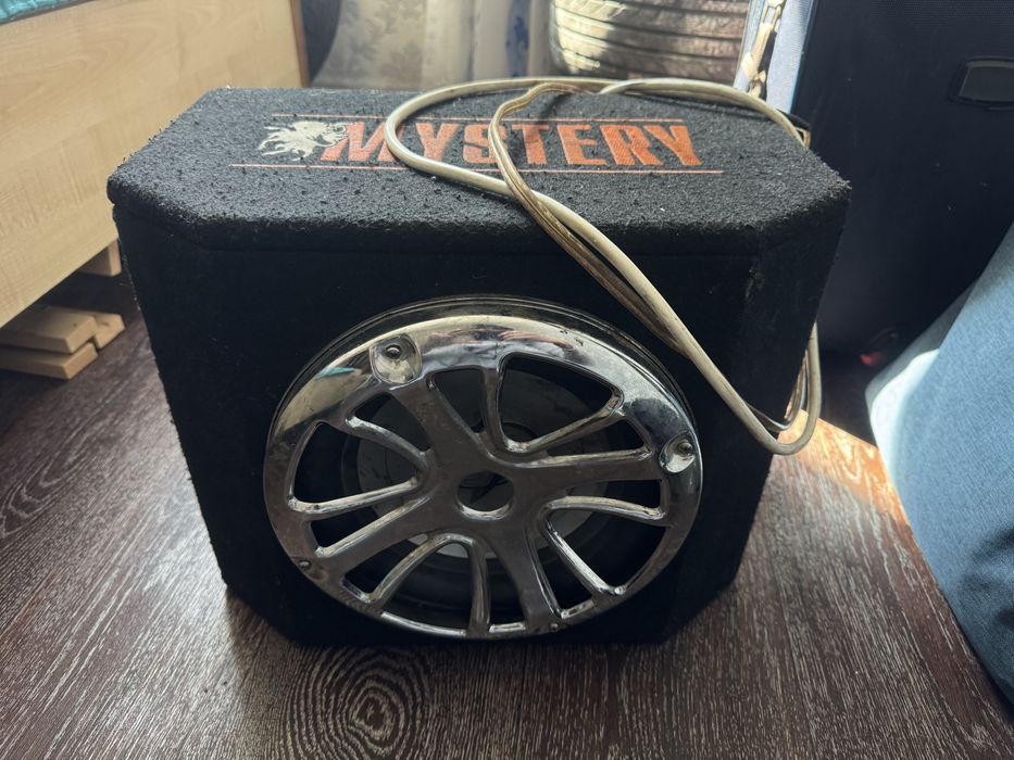 Продаю савбуфер с мощным усилителем