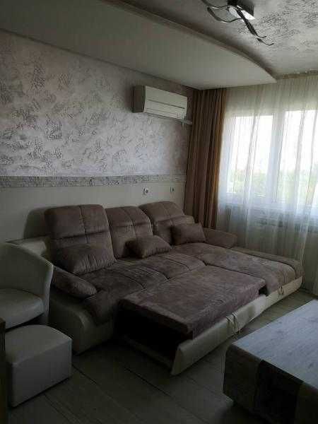 Лукс! Тристаен апартамент до зала Арена! След основен ремонт!