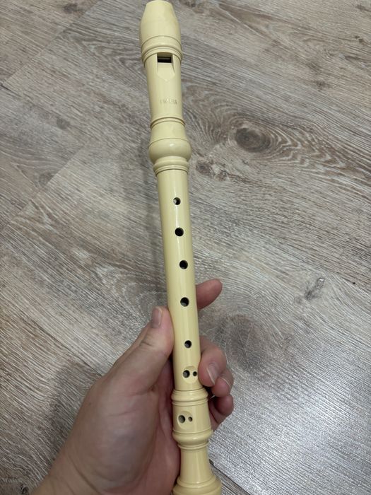 блокфлейта-сопрано Yamaha YRS-24B